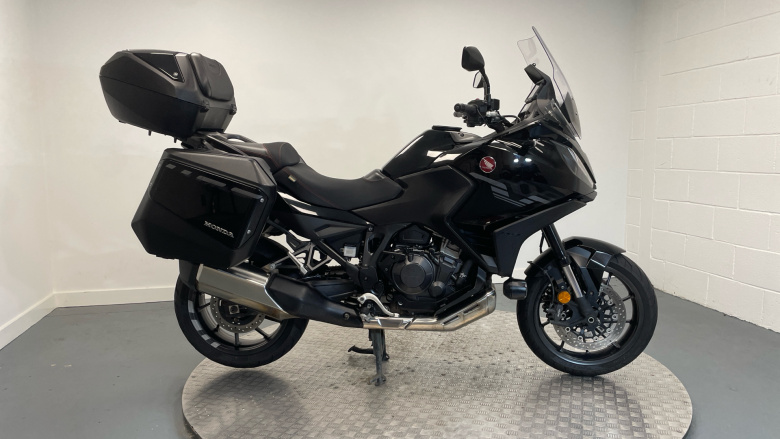 Honda NT1100 Manual (22 Model Year)